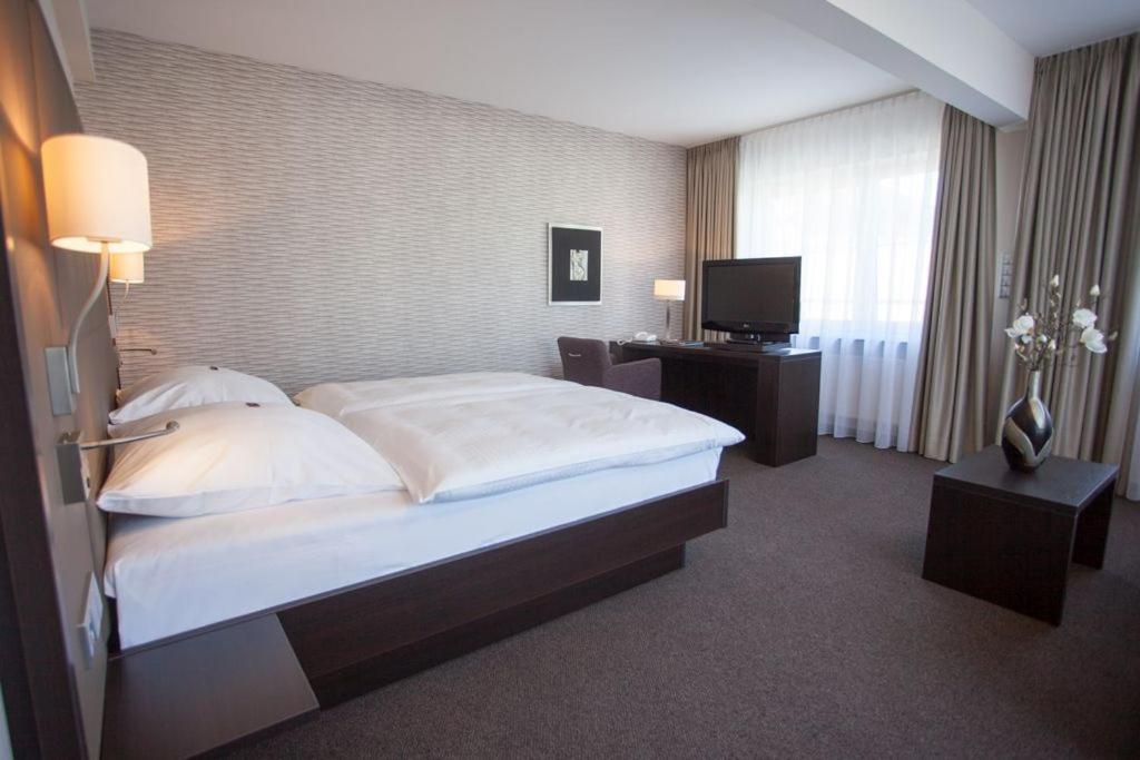 Hotel Kaiserhof Siegburg Esterno foto