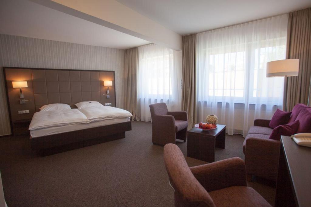 Hotel Kaiserhof Siegburg Esterno foto